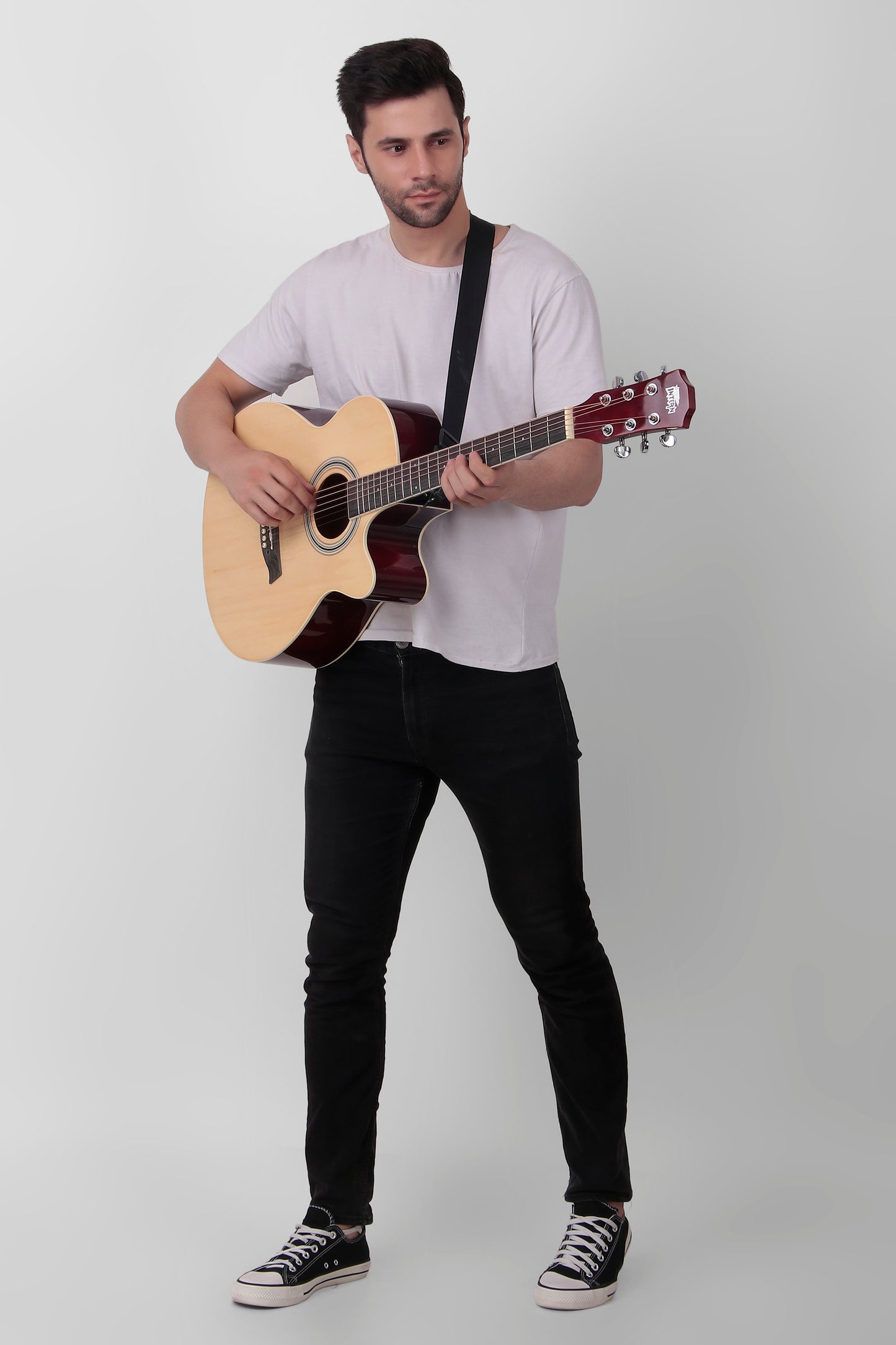INTERN 40" Electric Acoustic Natural Guitar With EQ, Set Of Strings, Strap, Picks And Bag