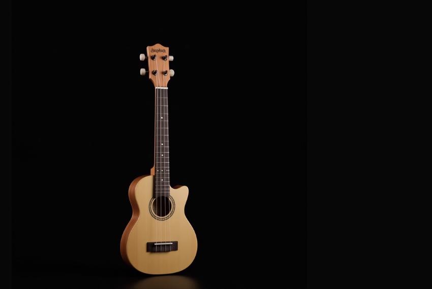 UKULELES