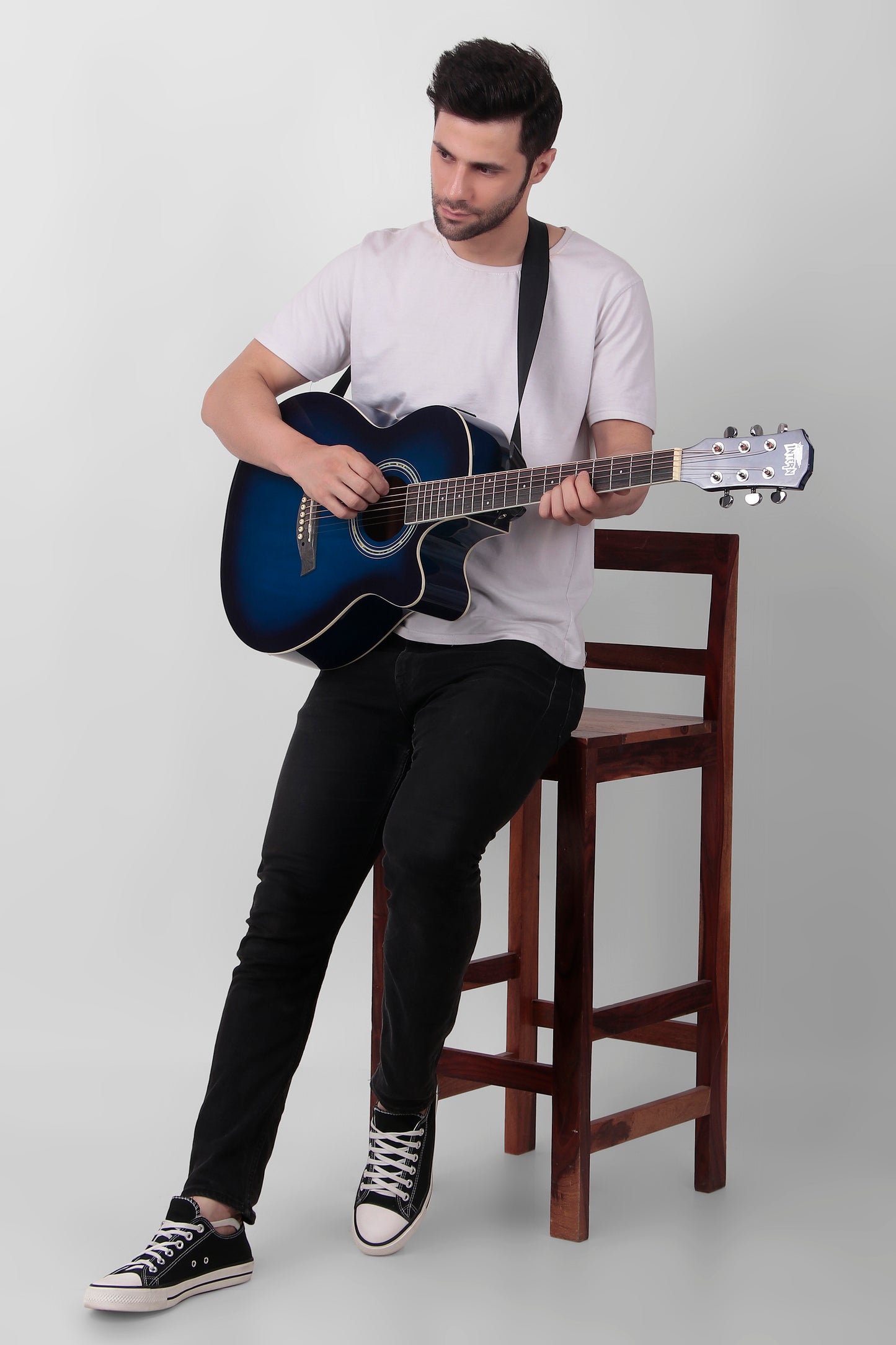 INTERN 40" Electric Acoustic Blue Guitar With EQ, Set Of Strings, Strap, Picks And Bag