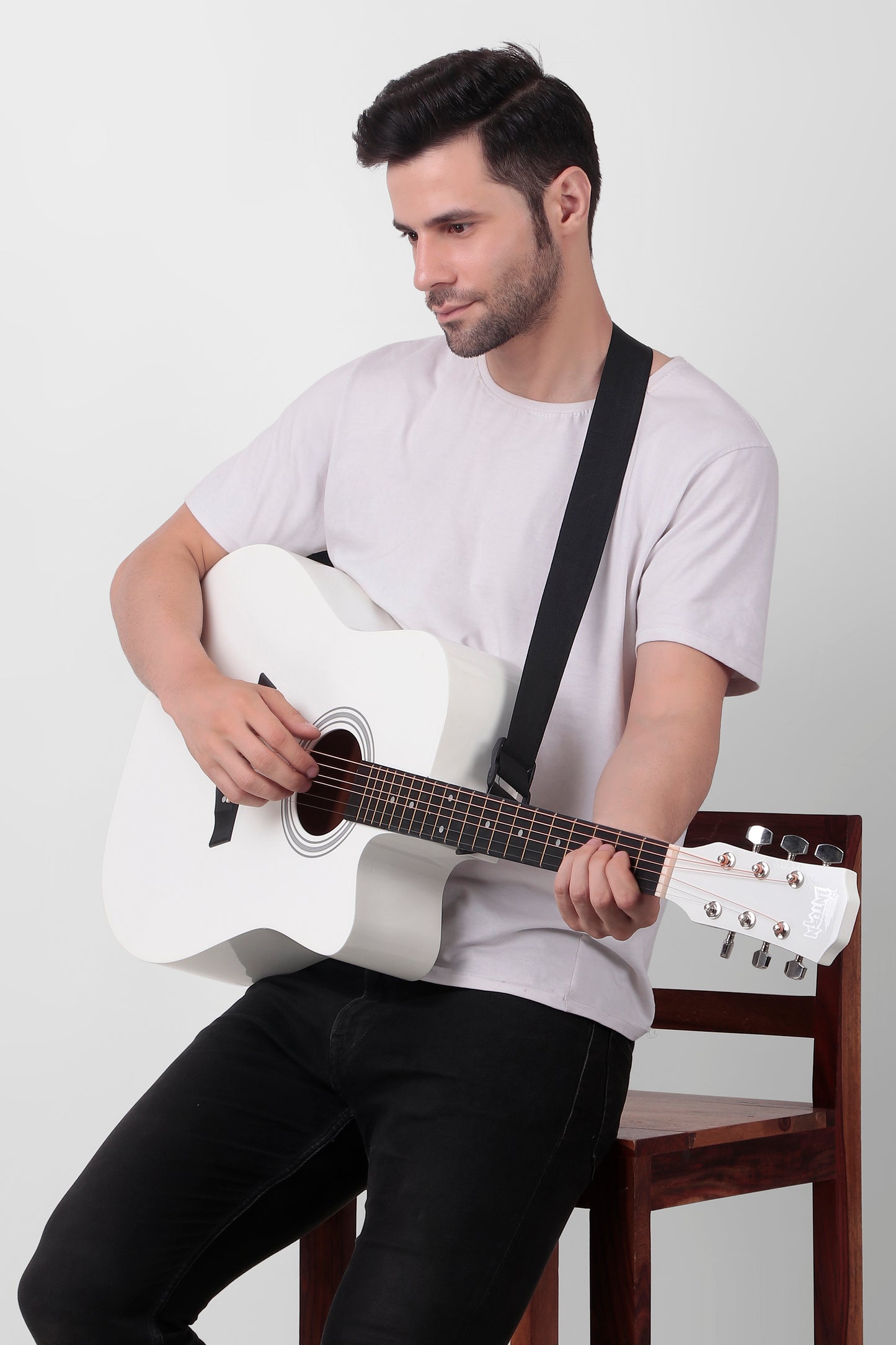 Intern 41" Cutaway 41-inch Acoustic White Guitar with Truss Rod | Premium Wood Build for Superior Tone & Durability | Best Bend Resistance & Tonal Stability | Includes Plectrums
