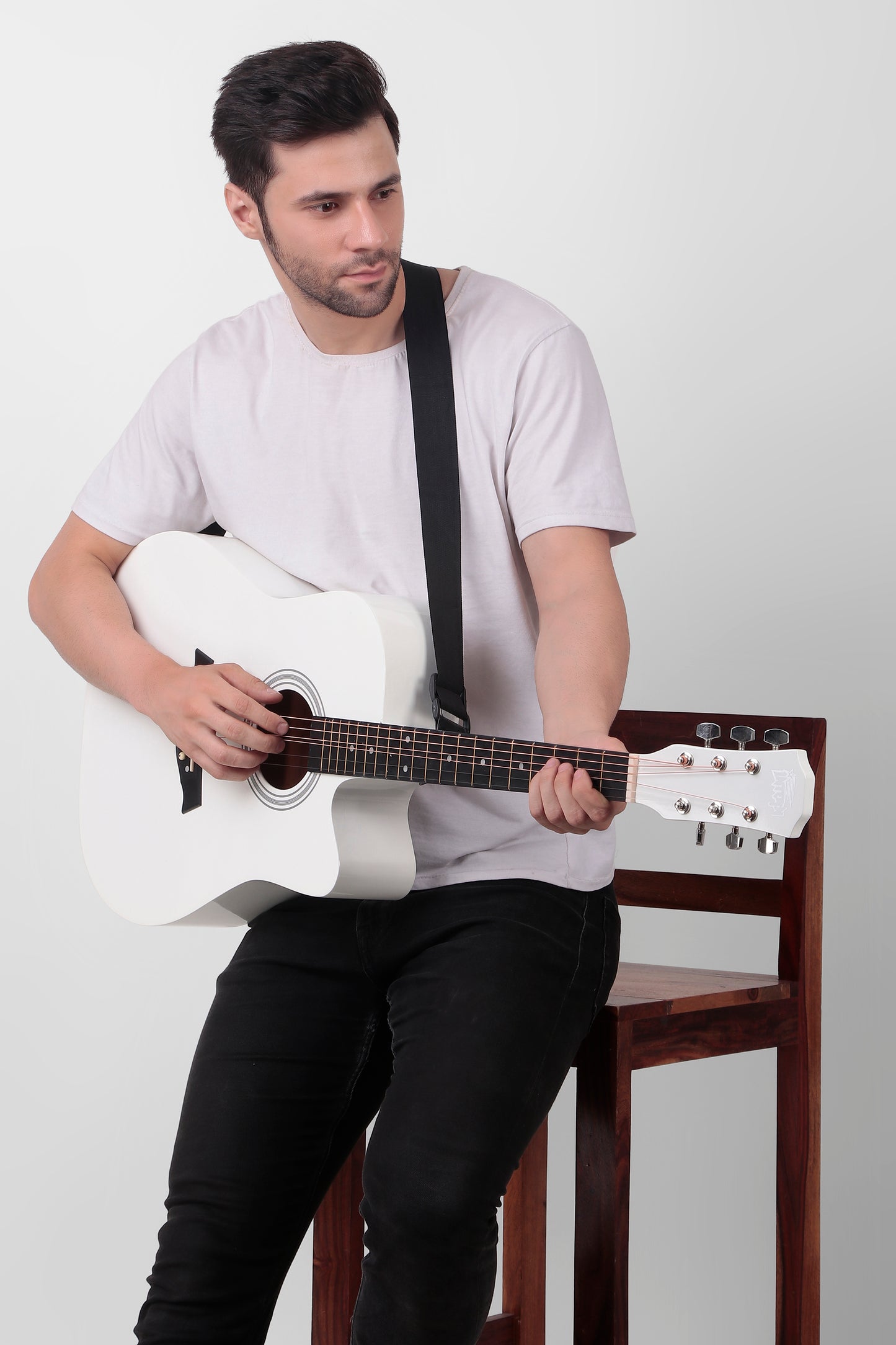 Intern 41" Cutaway 41-inch Acoustic White Guitar with Truss Rod | Premium Wood Build for Superior Tone & Durability | Best Bend Resistance & Tonal Stability | Includes Plectrums
