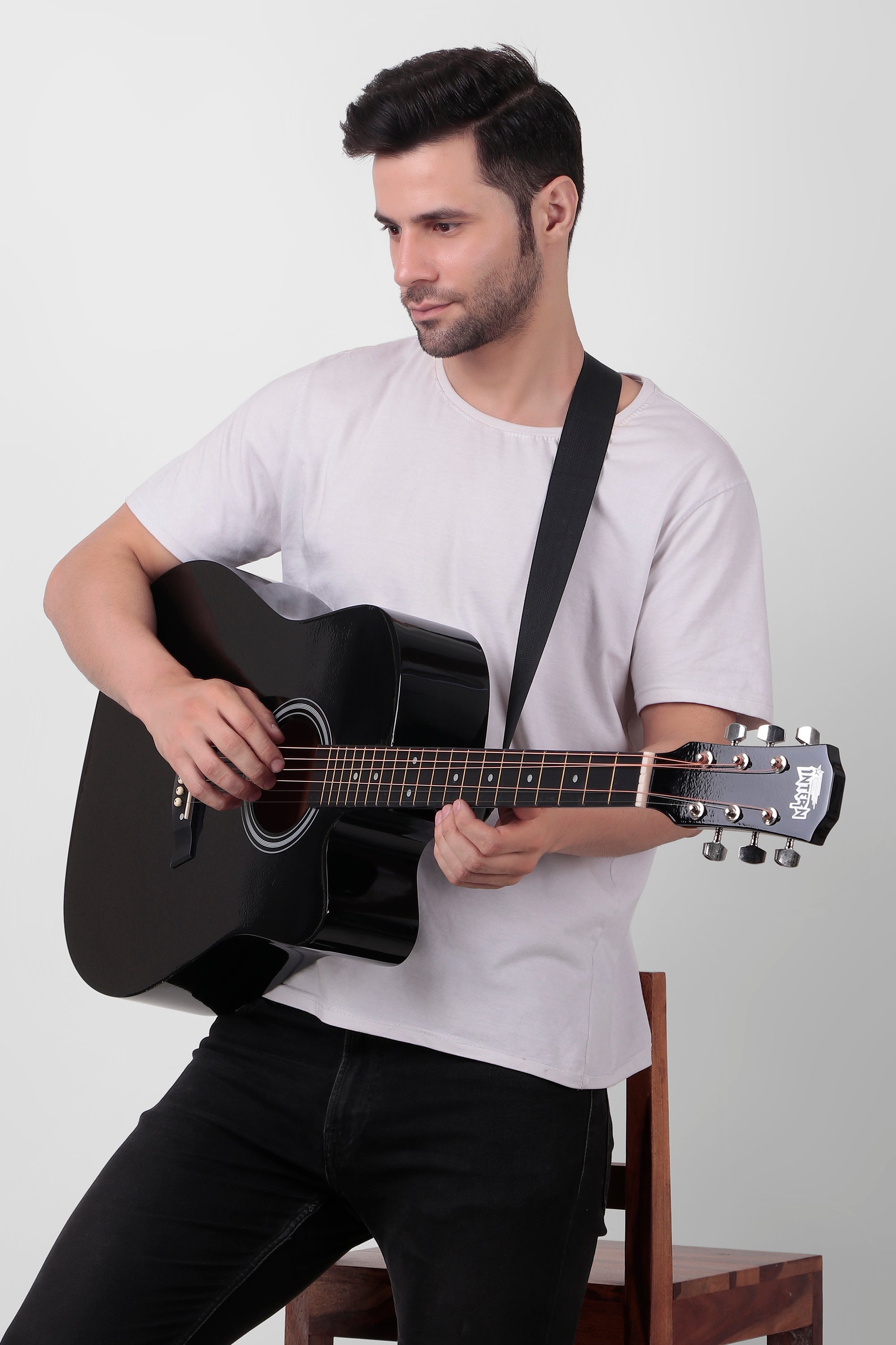 Intern 41 inch Acoustic Guitar with Picks - Black