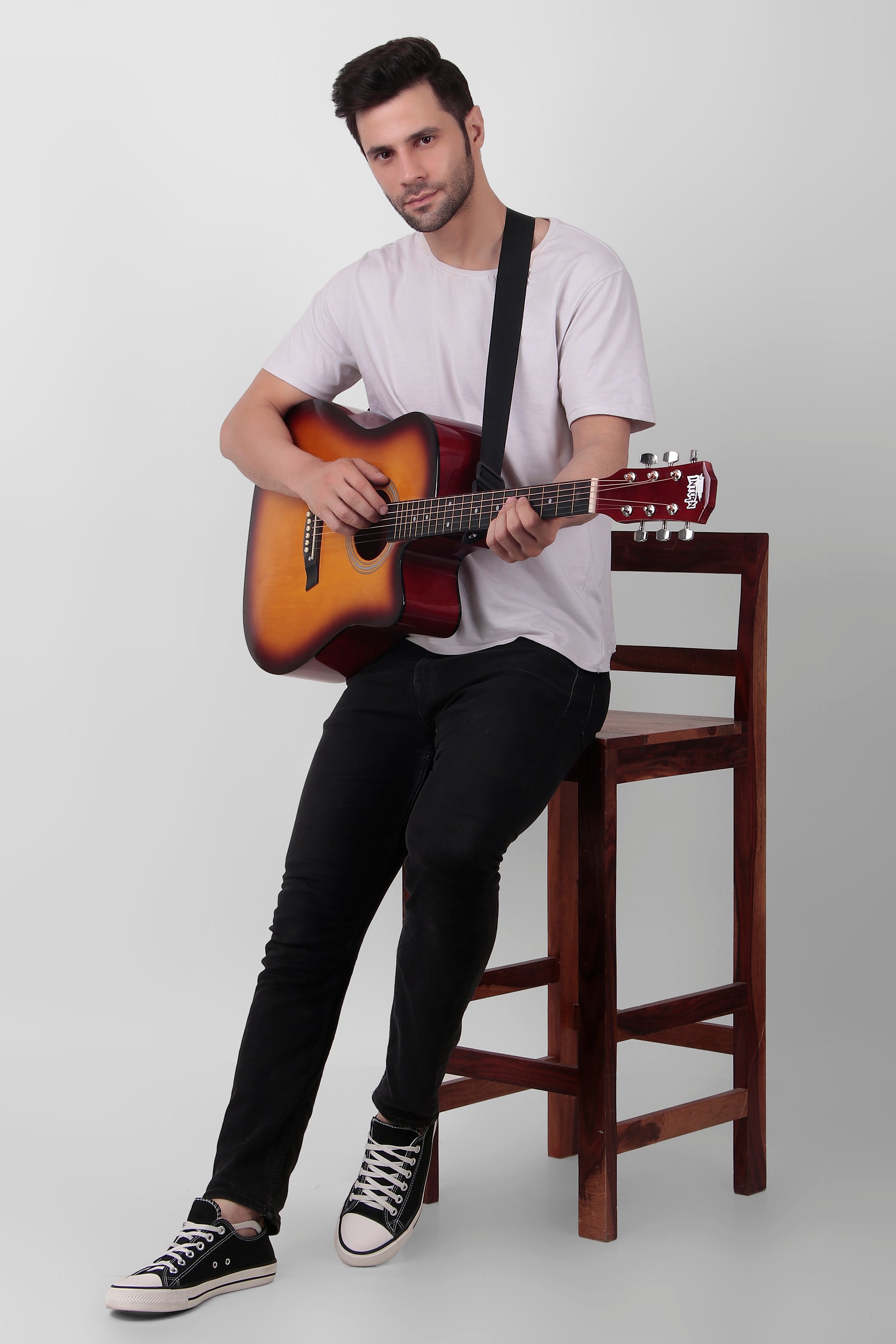 Intern 41 Inch Acoustic Guitar Set - Sunbrust